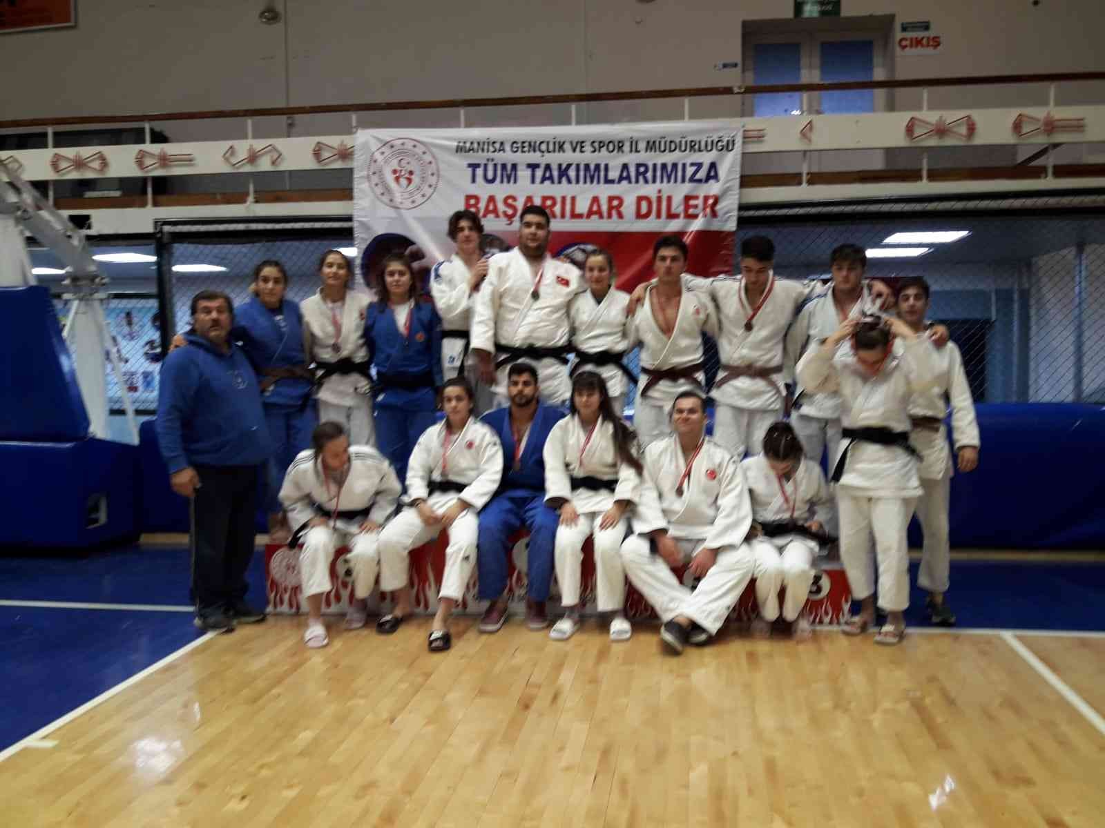 Yunusmereli judocular 18 madalyayla Ankara biletini aldı #manisa