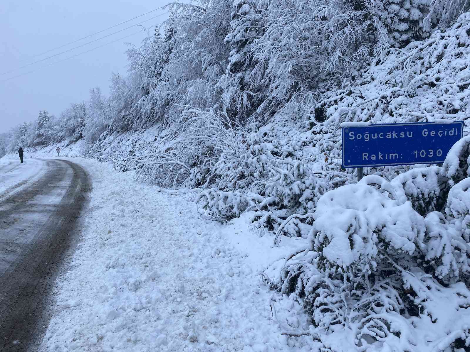 Bartın’da yüksek kesimlerde kar yağışı etkili oldu #bartin