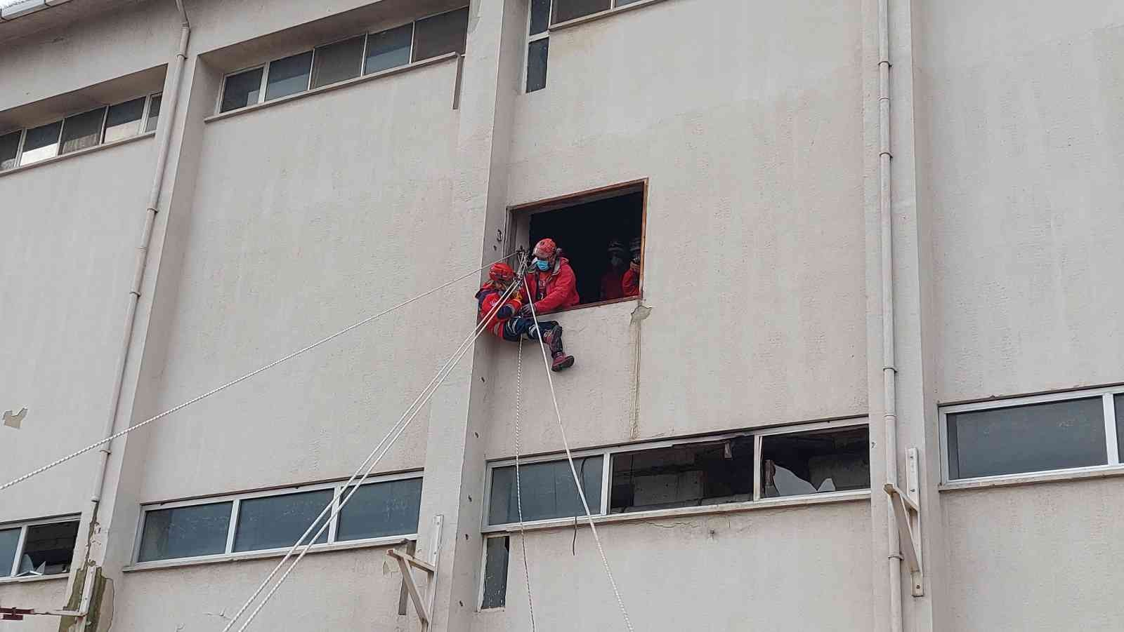 Tekirdağ’da dev tatbikat gerçeğini aratmıyor