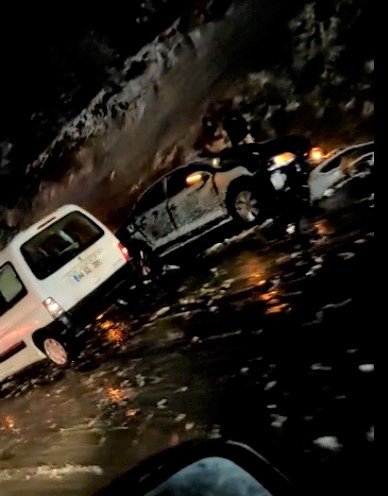 Kütahya-Eskişehir karayolunda zincirleme trafik kazası: 1 yaralı #kutahya