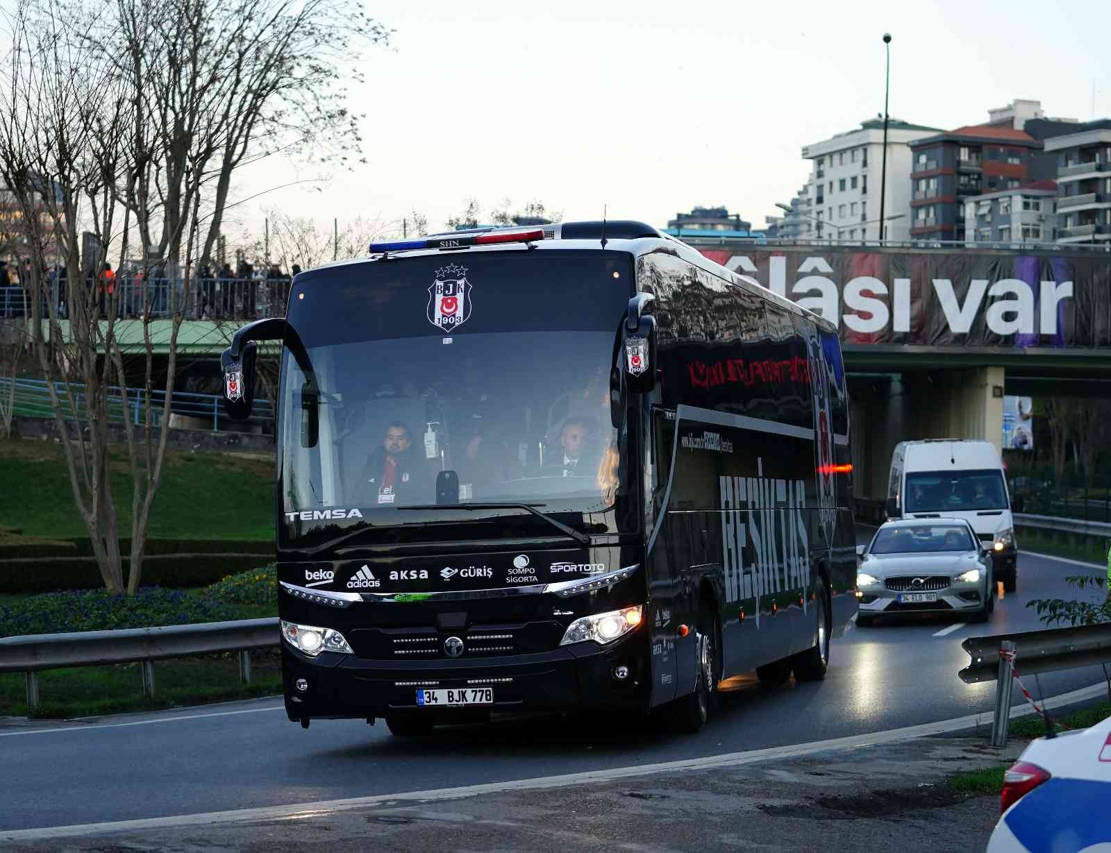 Beşiktaş stada ulaştı #istanbul