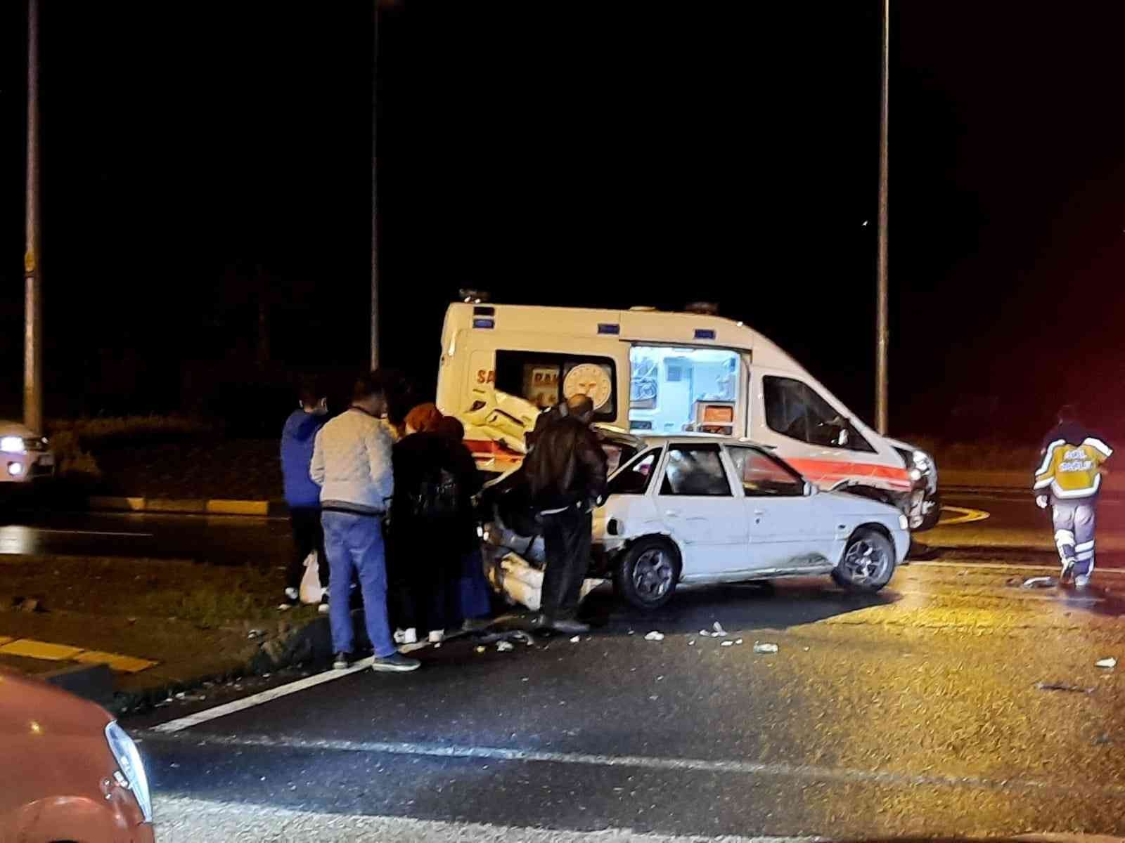 Vakadan dönen ambulans kaza yaptı #zonguldak