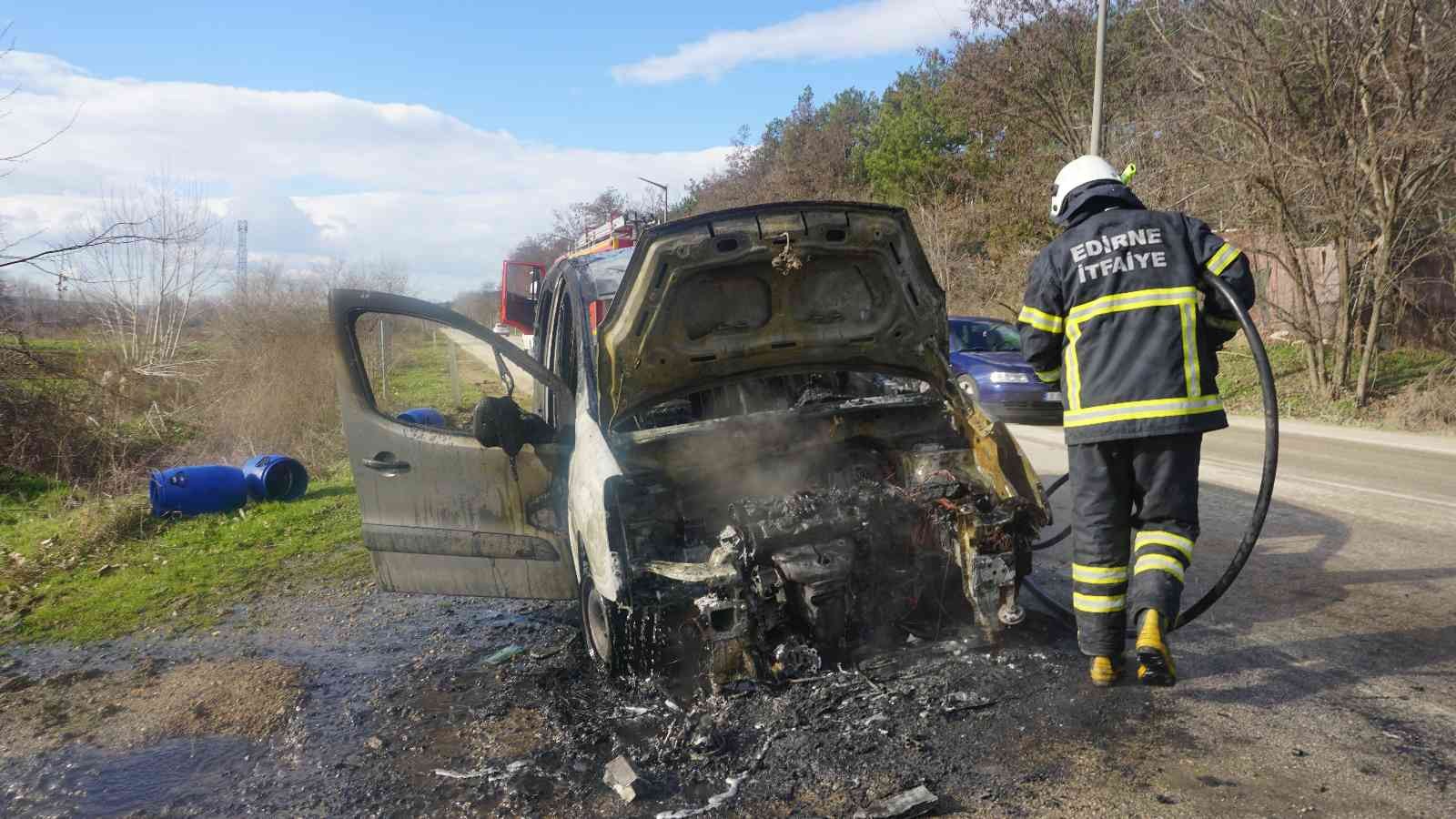 Bulgar vatandaşın aracı yandı #edirne