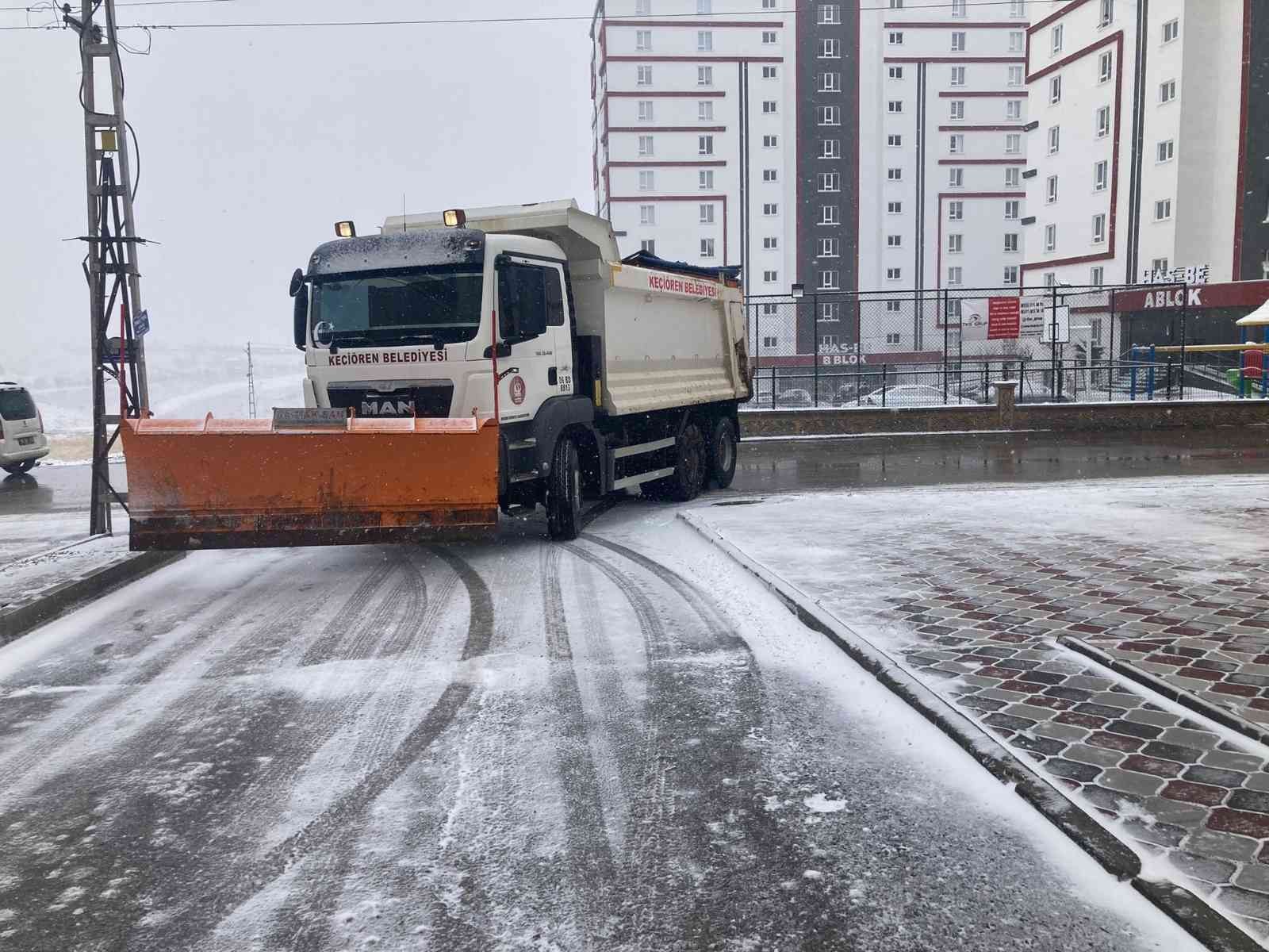 Keçiören’de sabaha kadar kar mesaisi #ankara