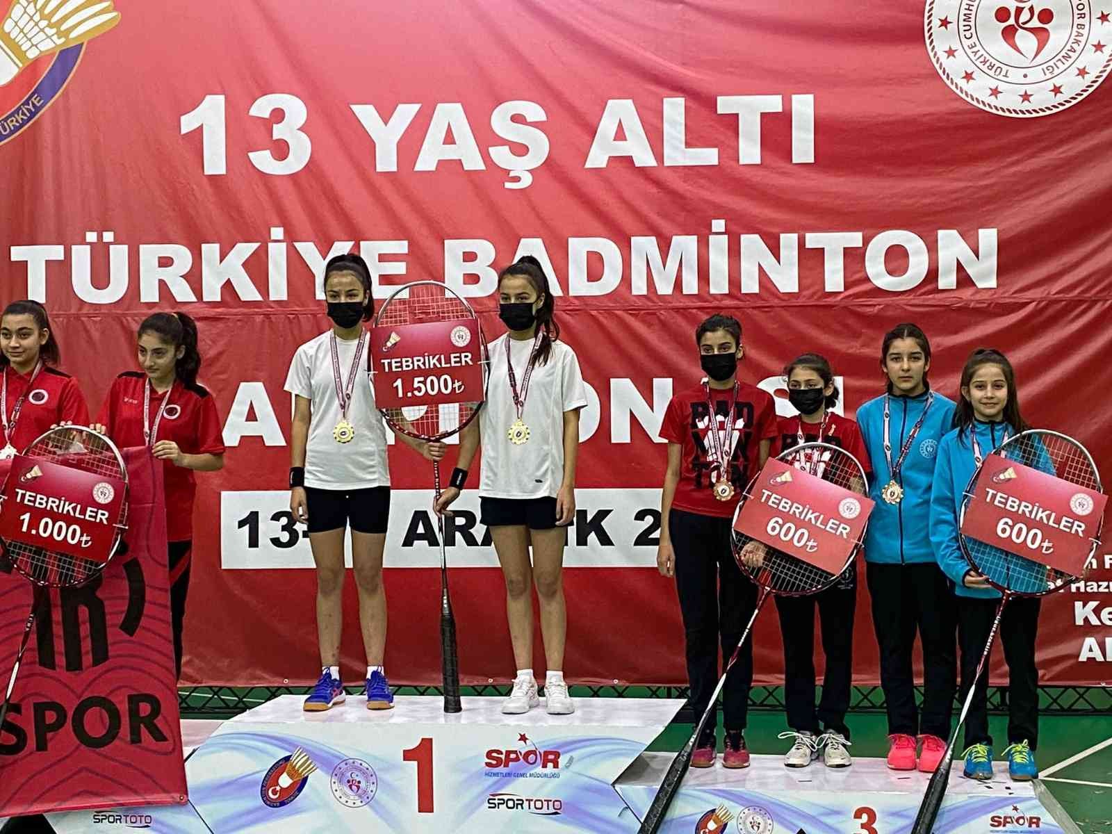 Kayserili sporcular Badminton’da Türkiye üçüncüsü #kayseri