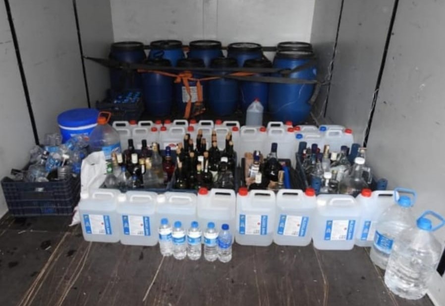 Amasya’da 500 litre sahte içki ele geçirildi, 2 gözaltı #amasya