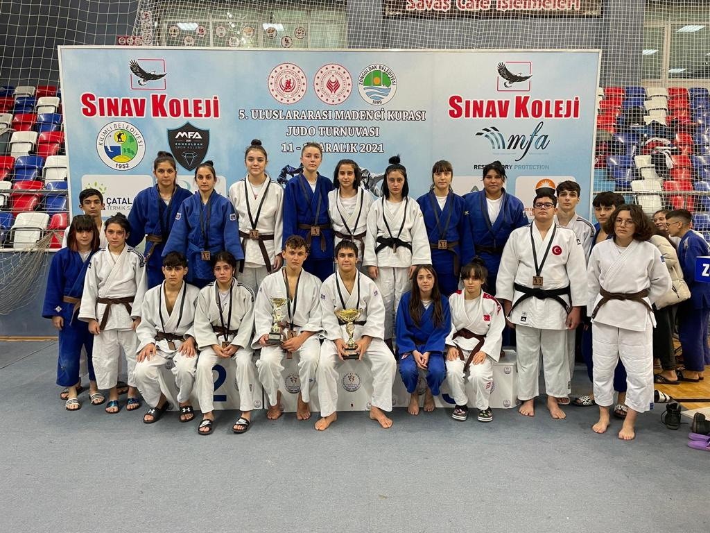 Kağıtspor’un judocuları 40 madalya kazandı #kocaeli