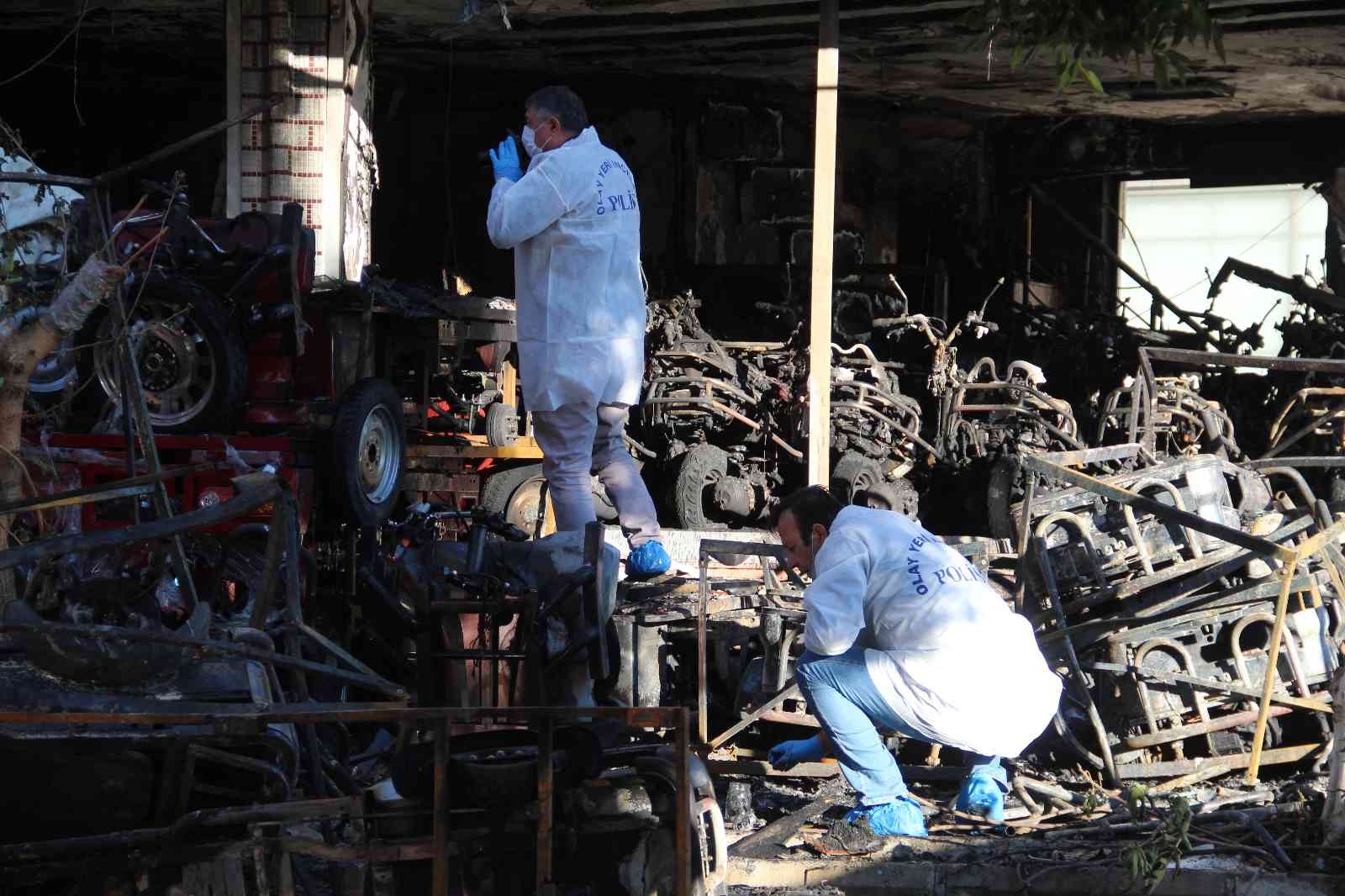 Yangında yanan 3 milyon değerindeki 250 motosikletten geriye 5’i sağlam kaldı #antalya