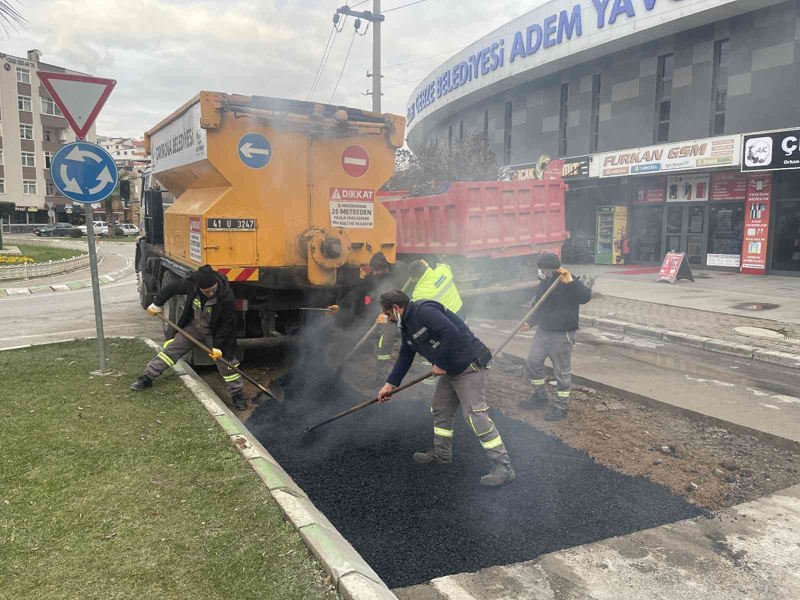 Çayırova’da asfalt yama çalışması #kocaeli