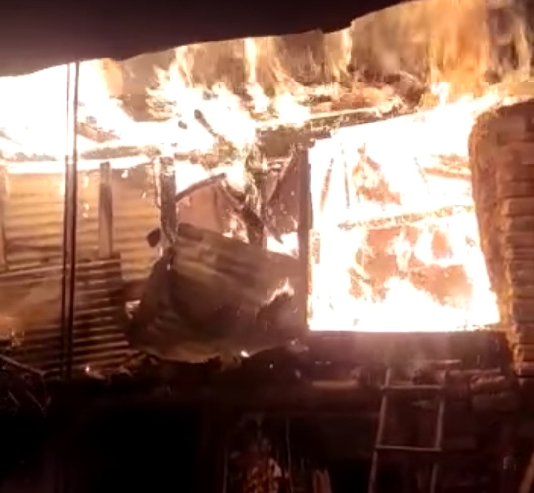 Emet’te samanlık yangını #kutahya