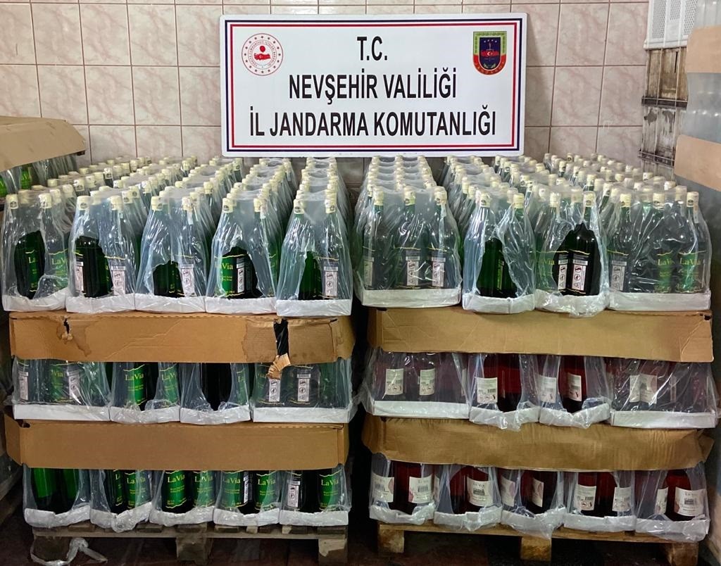Nevşehir’de satışa hazır 732 şişe kaçak şaraba el konuldu