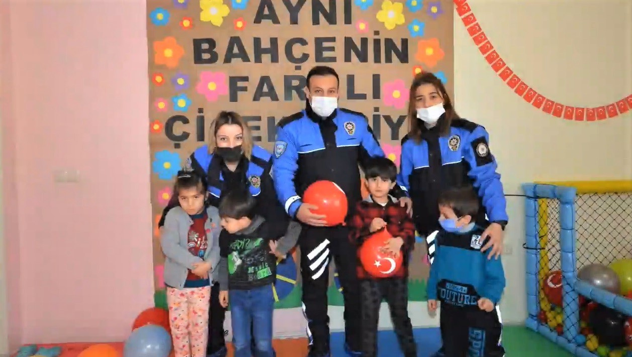Polis ekipleri özel öğrencilerle bir araya geldi #erzincan