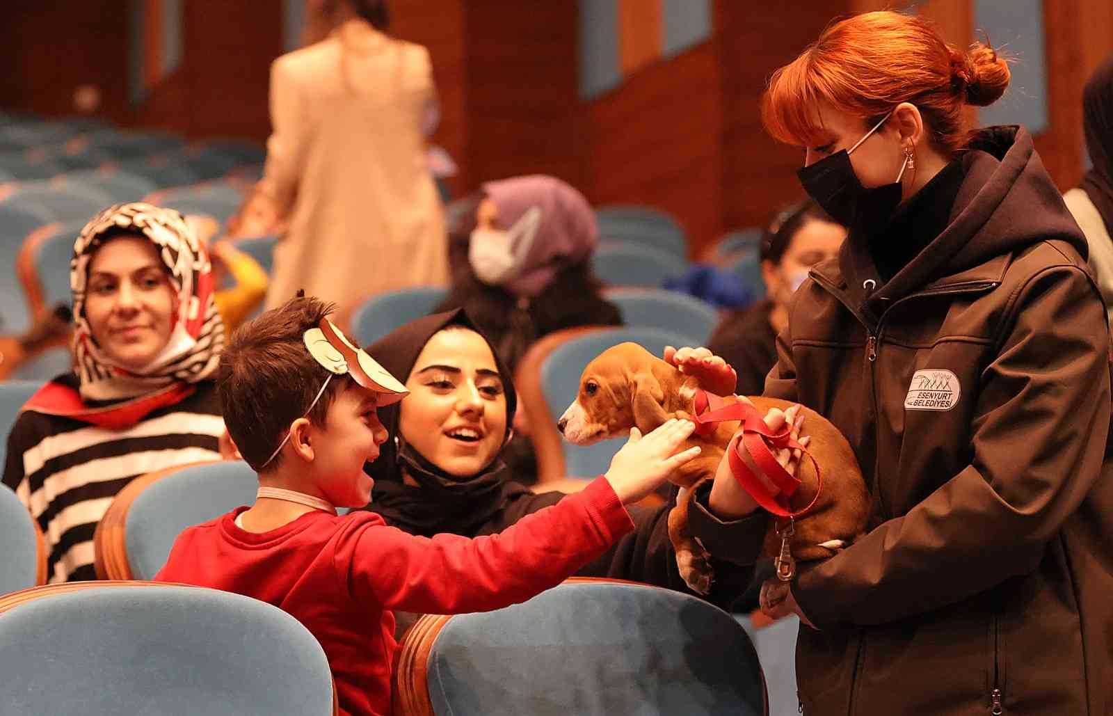 Esenyurt’ta çocuklara hayvanları sevdiren gösteri #istanbul