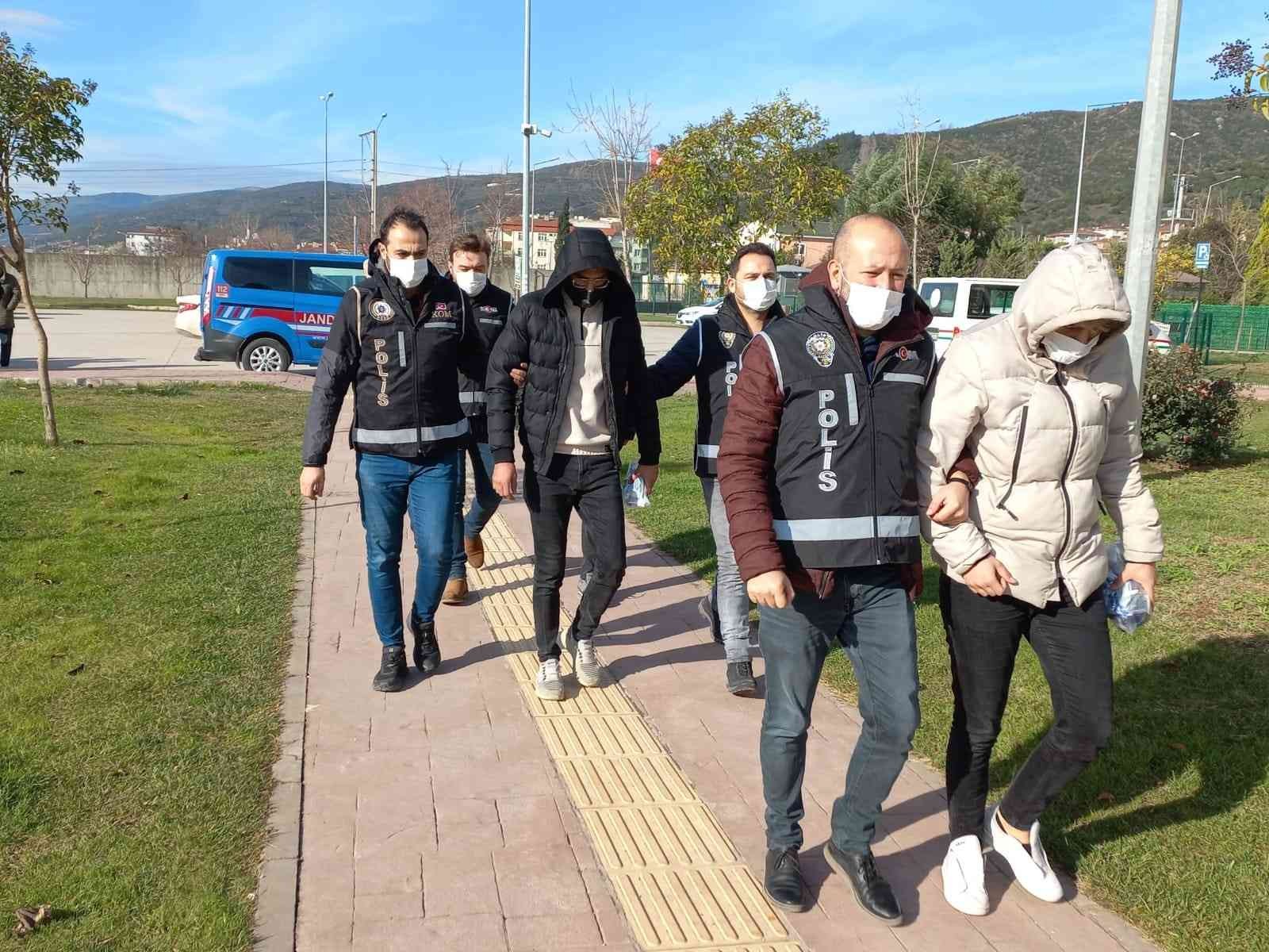 Araçlarında 520 kilo etil alkol ele geçirilen 3 şahıs tutuklandı #kocaeli