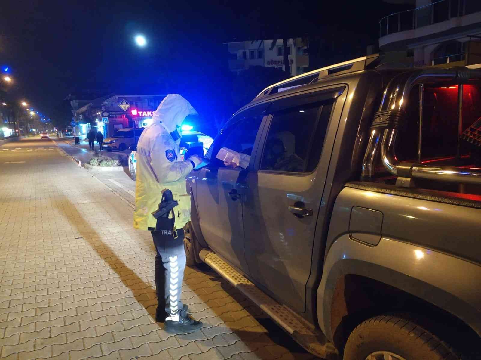 Marmaris’te trafik denetimleri arttırıldı, kural tanımayan sürücülere ceza yağdı #mugla