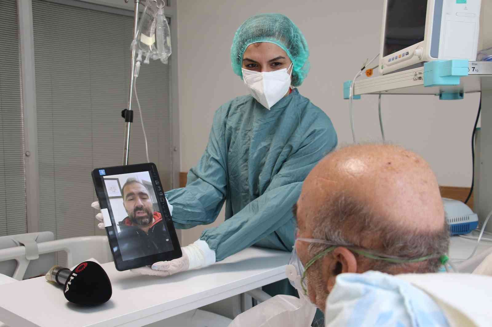 (ÖZEL) Covid-19 yoğun bakımında ailelerini göremeyen hastalar, aldıkları video mesajlar ile moral buluyor #ankara