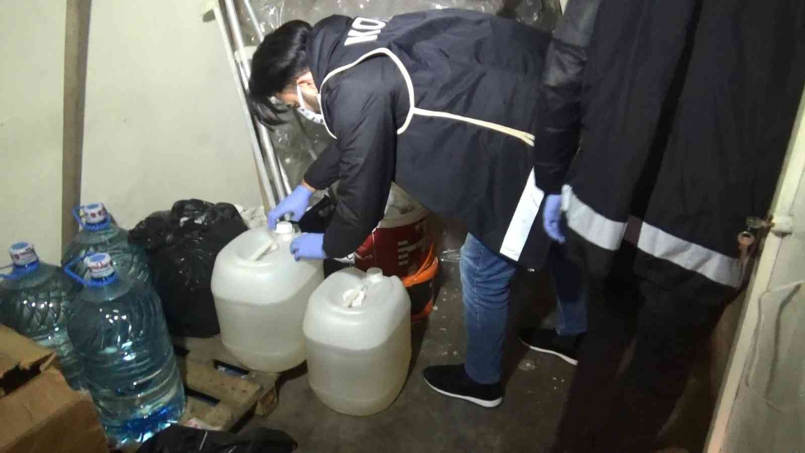 Diyarbakır’da sahte içki imalathanesine baskın: 5 gözaltı #diyarbakir