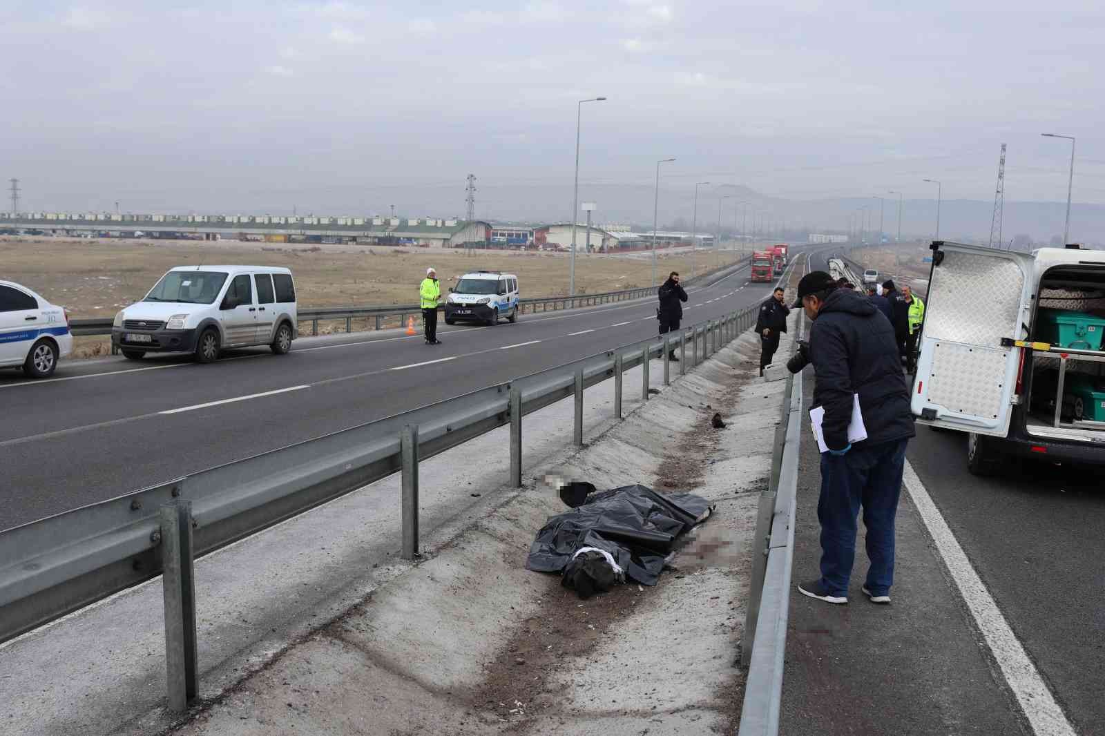 Kayseri’de üst üste feci kaza:1 ölü, 1 ağır yaralı #kayseri