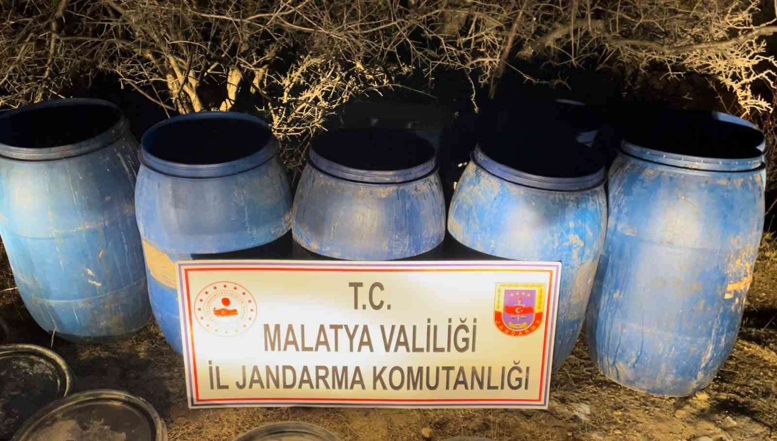 Malatya’da 2 bin litre sahte alkol ele geçirildi #malatya