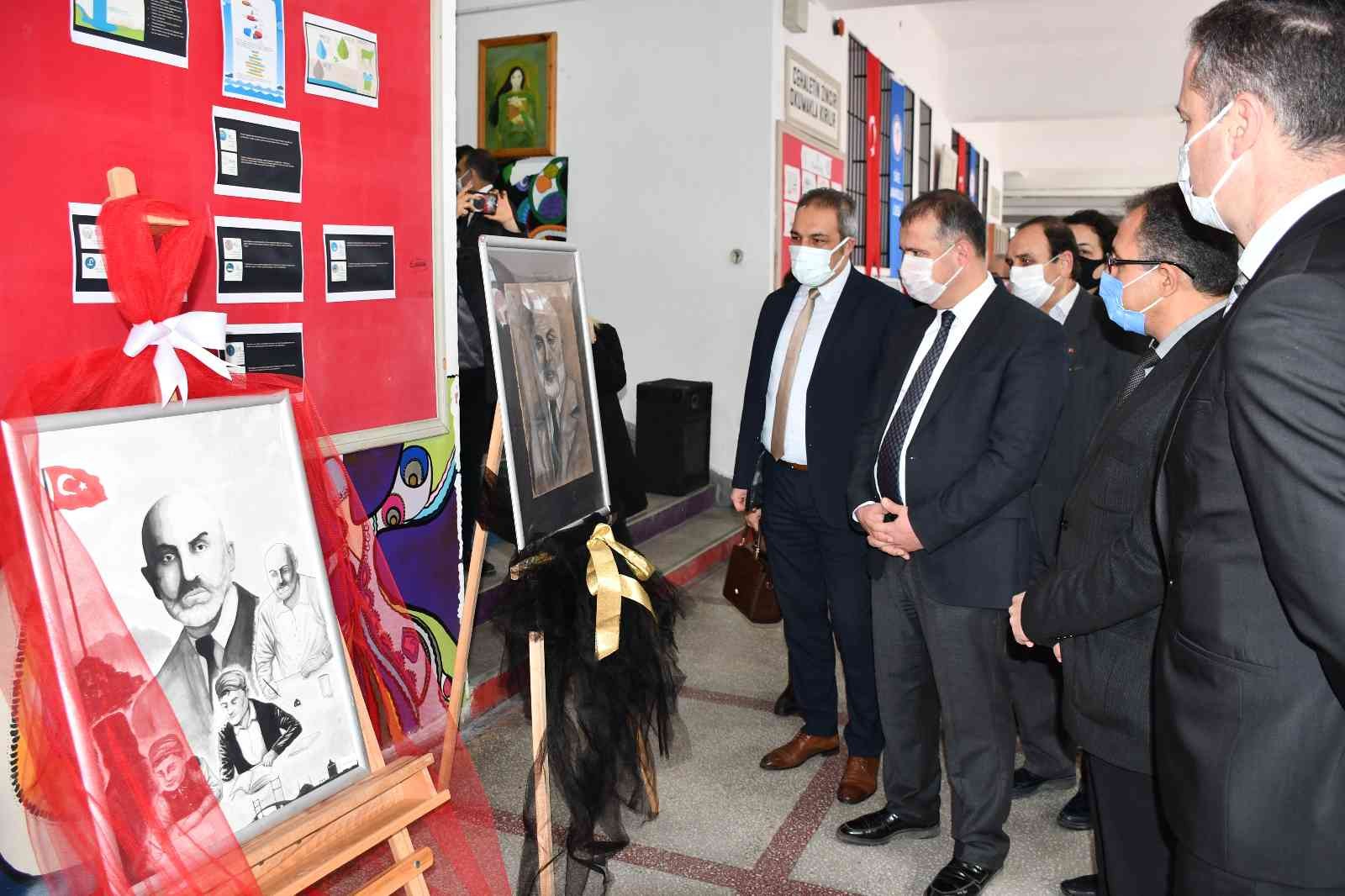 Söke’de Çizgimiz Mehmet Akif Ersoy resim sergisi açıldı #aydin