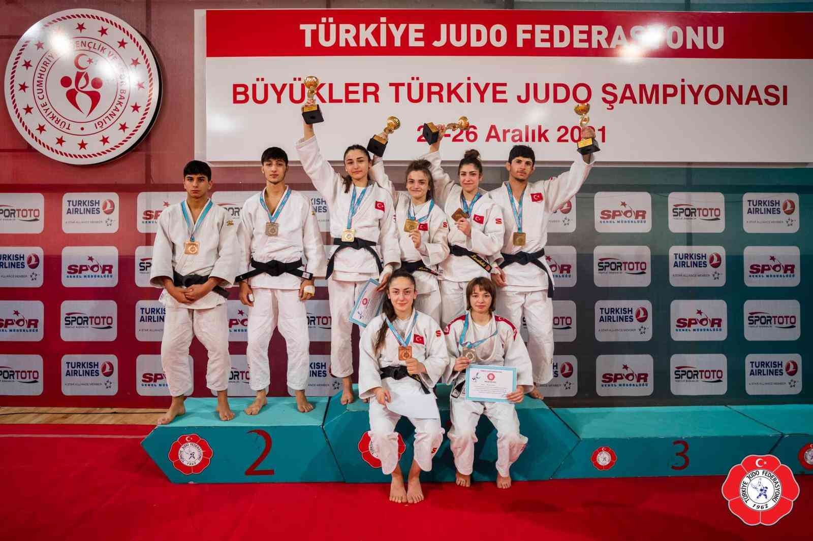 Kağıtspor’un judocuları madalyalarını aldı #kocaeli