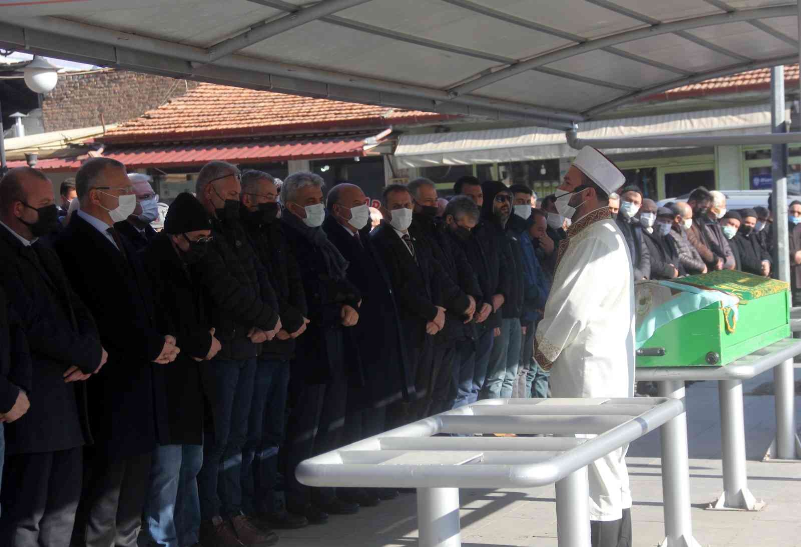 Kardeşi tarafından öldürülen Ayşegül öğretmen son yolculuğuna uğurlandı #erzincan