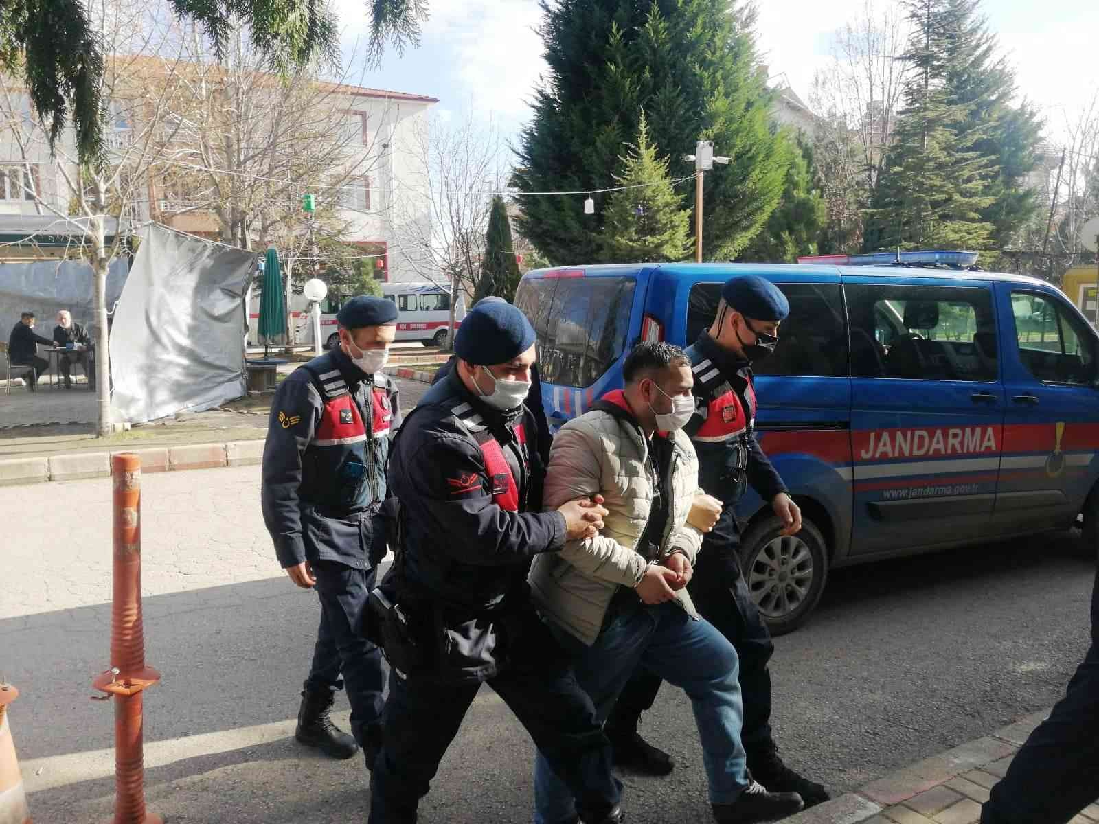 Kütahya’da sahte jandarma gerçek jandarmalara yakalandı #kutahya