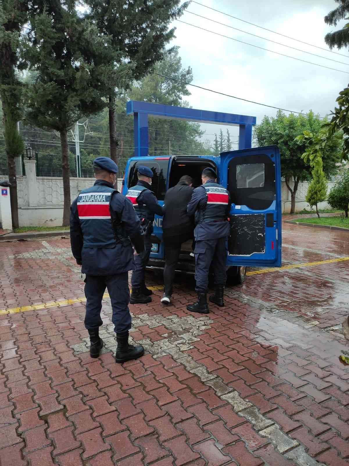 72 suç kayıtlı, 25 yıl hapis cezası bulunan ‘suç makinesi’ yakalandı #antalya