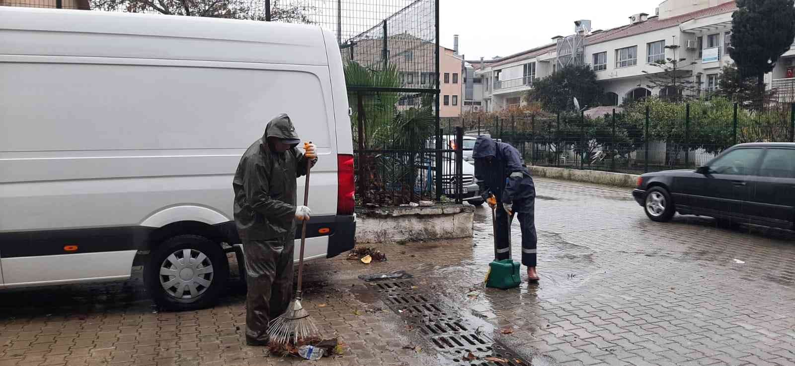 Marmaris’te belediye ekiplerinden yağmur mesaisi #mugla