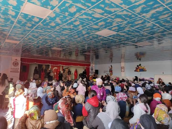 Diyadin’de Kadın Çığlığı Erbani grubu ilk konserini verdi #agri