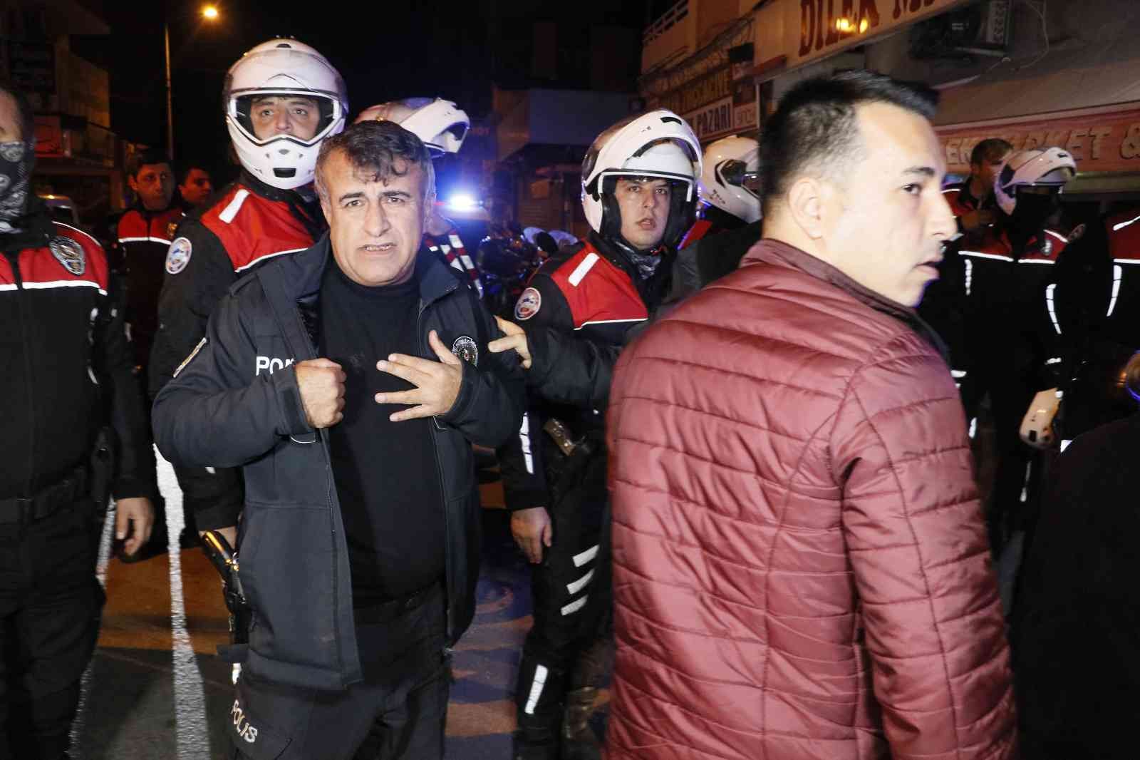 Adana’da kavgaya müdahale eden polis göğsünden bıçaklandı #adana