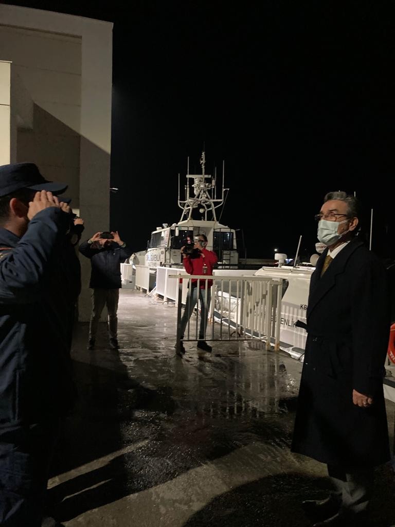 Kuşadası Kaymakamı Yücel, yılbaşı gecesi güvenlik noktalarını gezdi #aydin