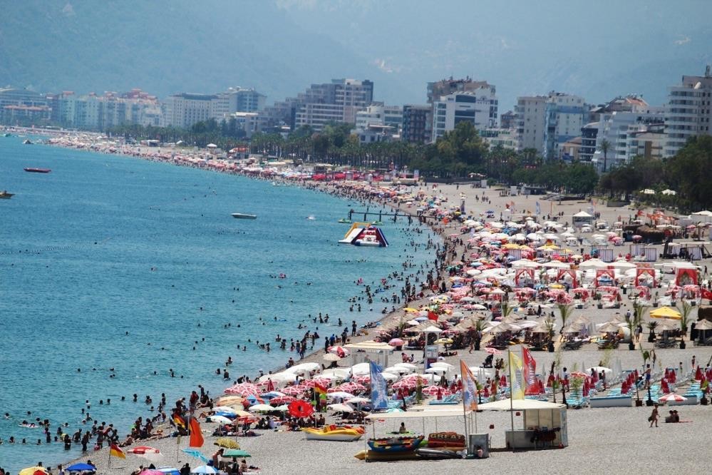 2021 yılını 9 milyonu aşkın turistle tamamlayan Antalya’ya en çok turist Rusya’dan geldi #antalya