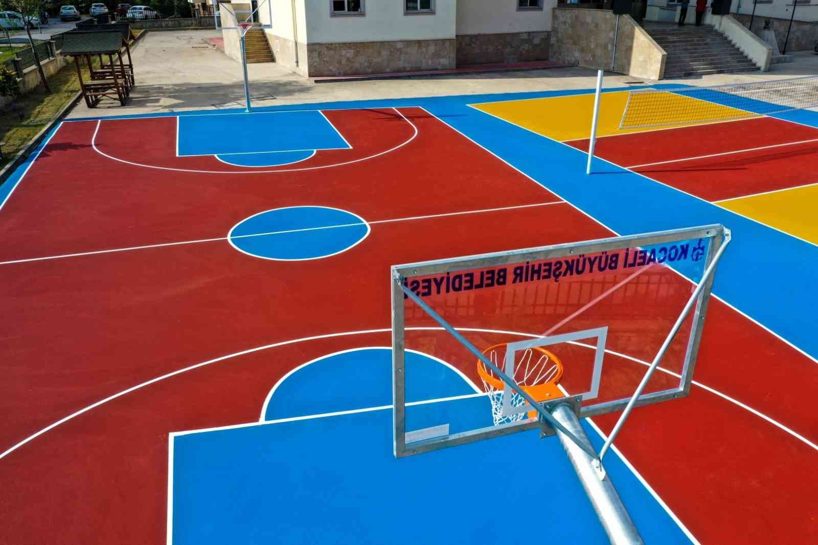 92 okula basketbol ve voleybol sahası yapıldı #kocaeli