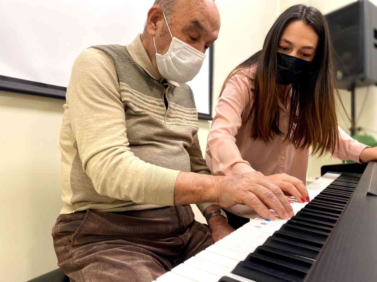 Alzaymır hastalarına piyano eğitimiyle hafıza jimnastiği #gaziantep