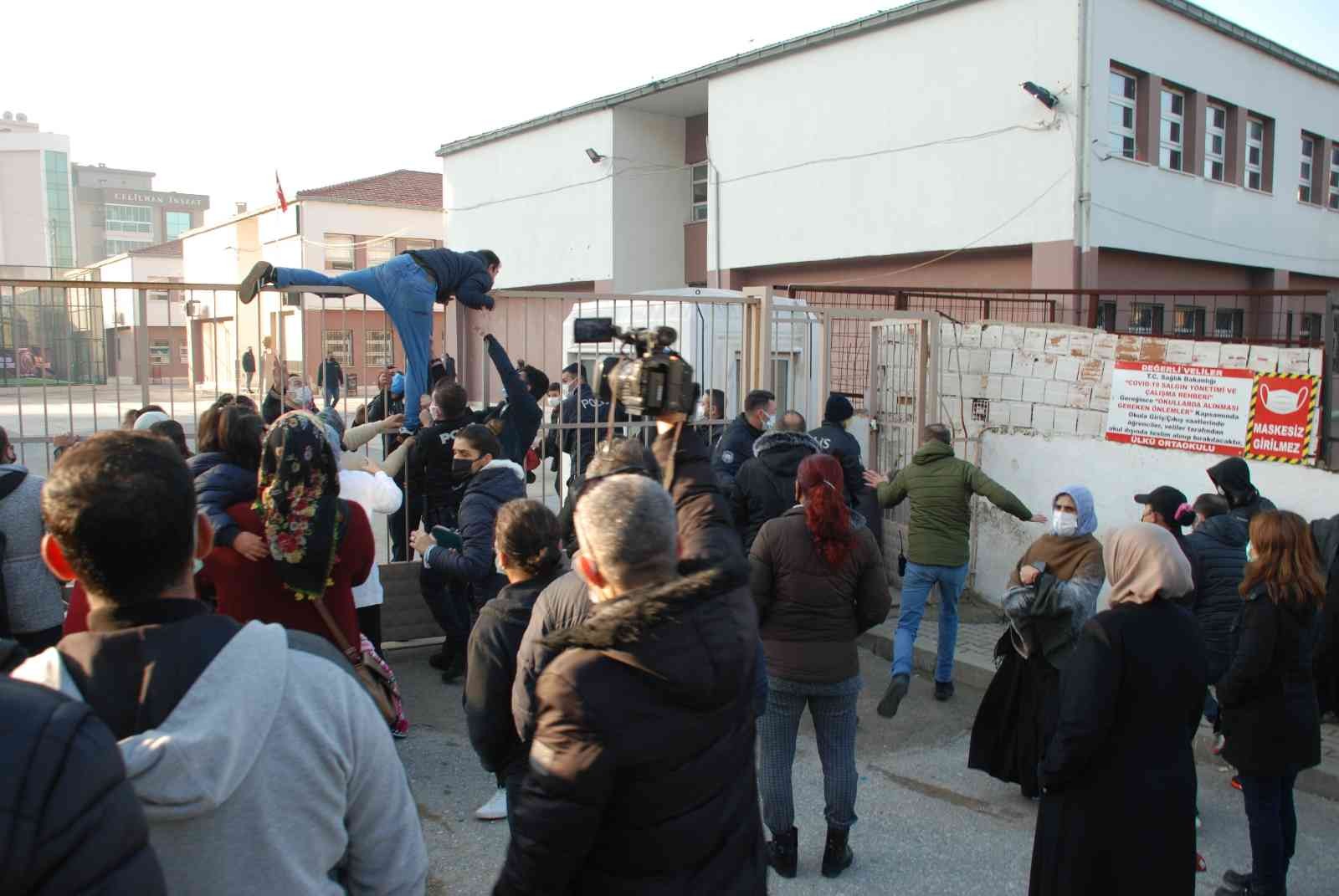 Okulda taciz iddiası velileri ayağa kaldırdı #izmir