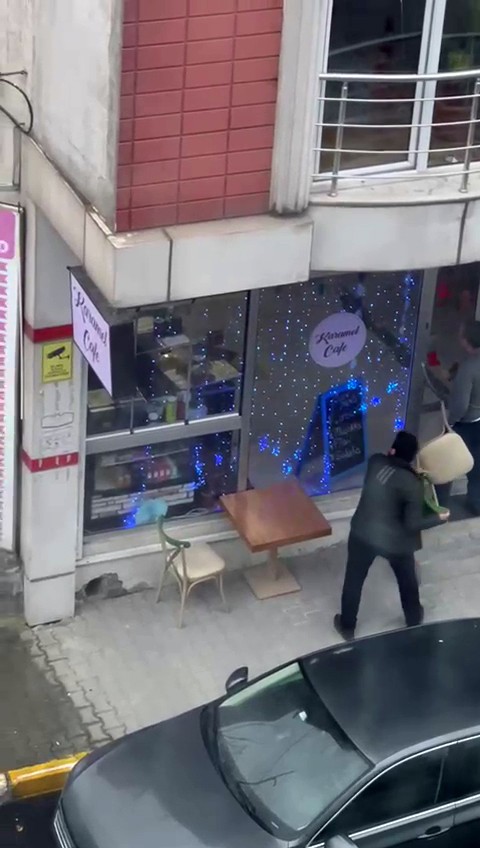 Beylikdüzü’nde dükkan sahibi kiracısını darp etti #istanbul