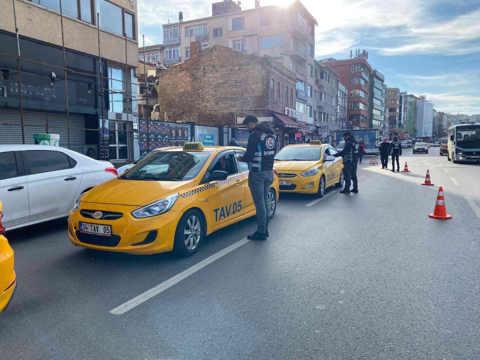 Kadıköy’de taksicilere yeni yılın ilk iş gününde ceza yağdı #istanbul
