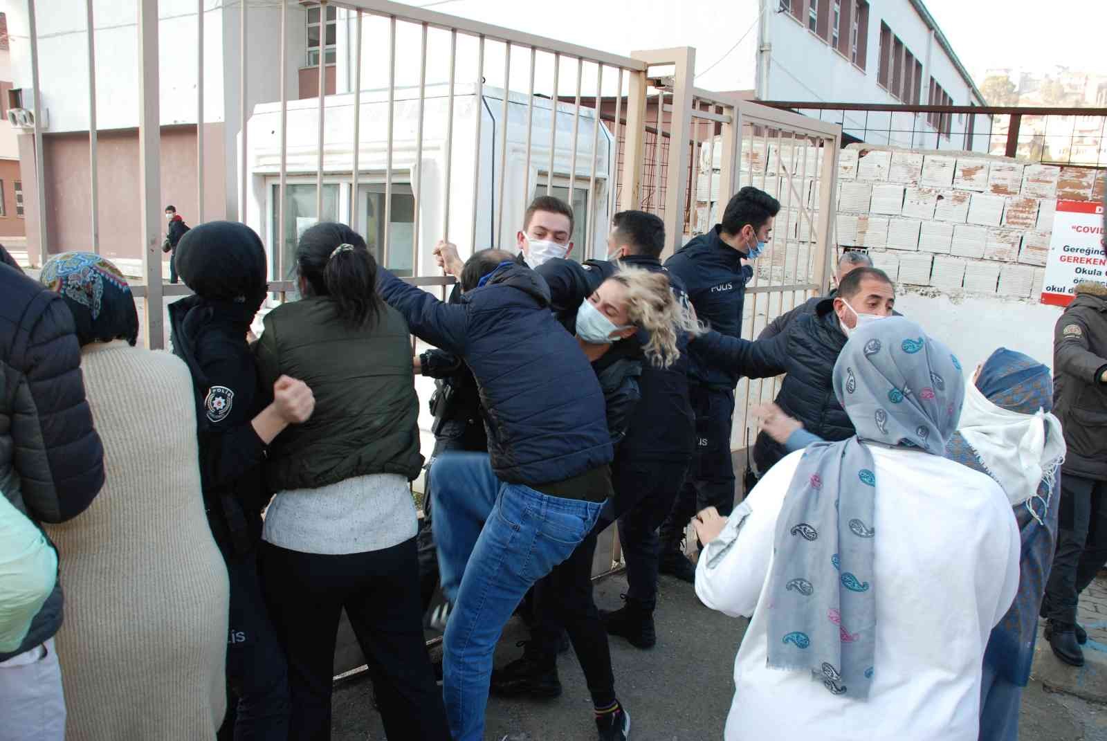 İzmir’de öğrencilere taciz iddiasında yeni gelişme: İdari soruşturma başlatıldı #izmir