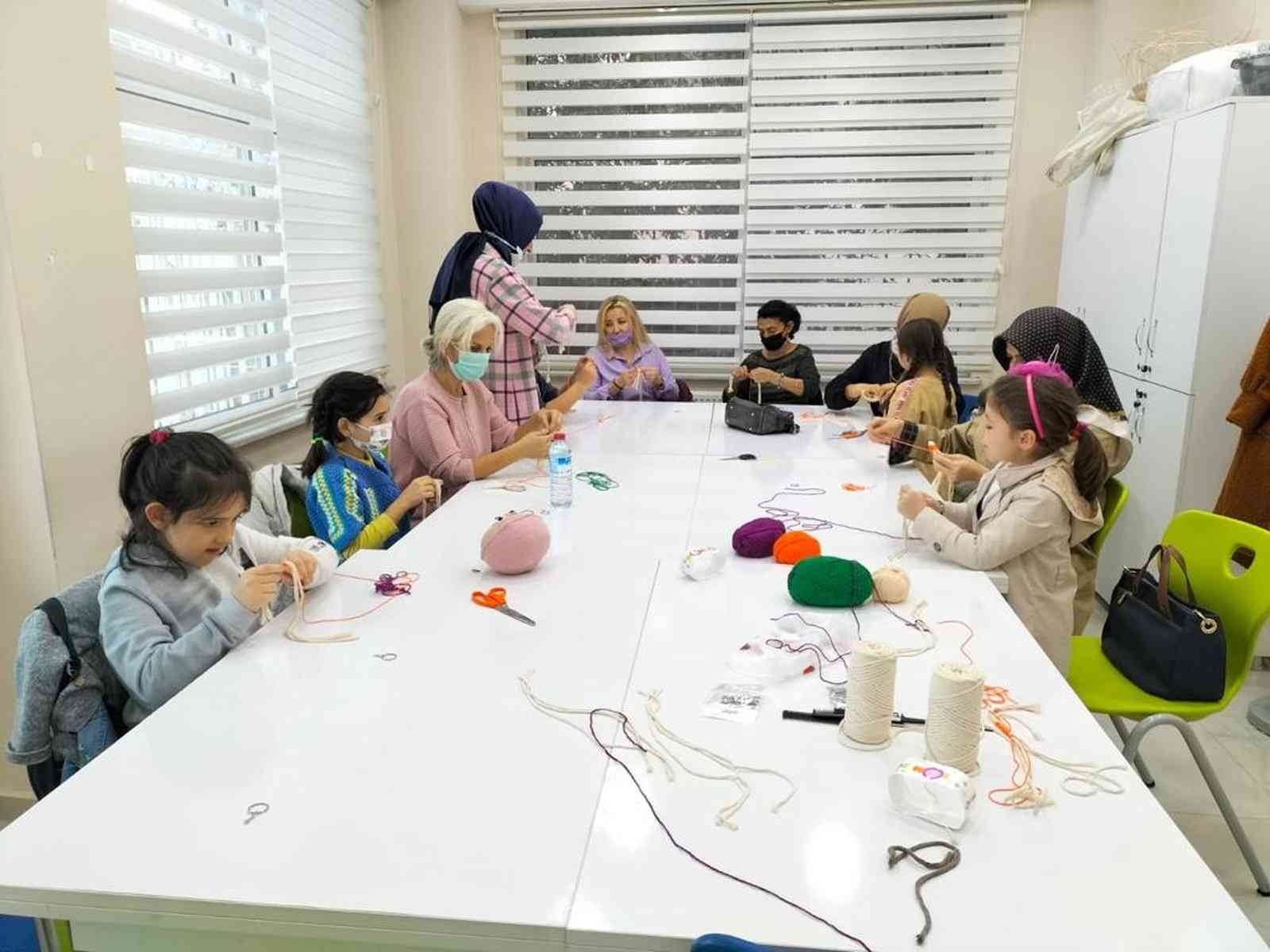 Eyüpsultan’da Aile Akademisi’nde 3 bin 500 kişi eğitim aldı #istanbul