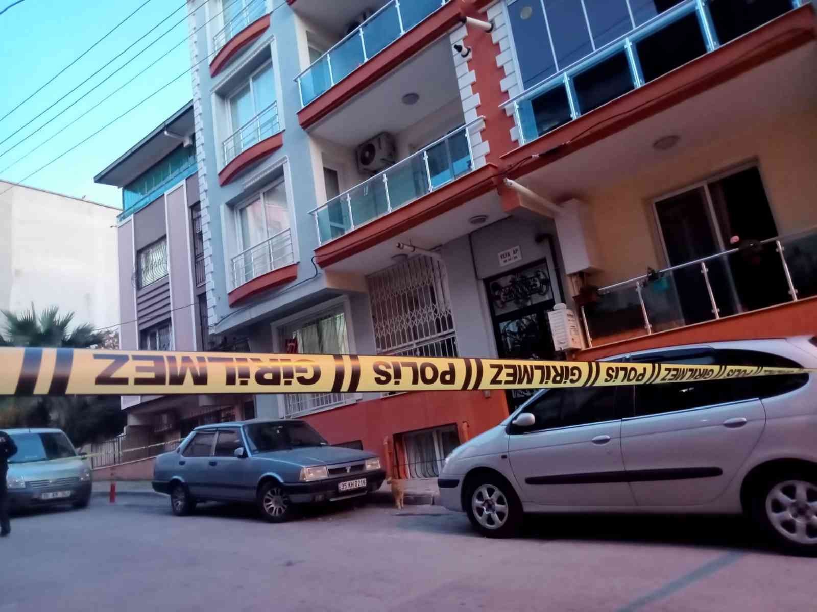 Otomobil park yeri kavgası kanlı bitti: 1 ölü #izmir