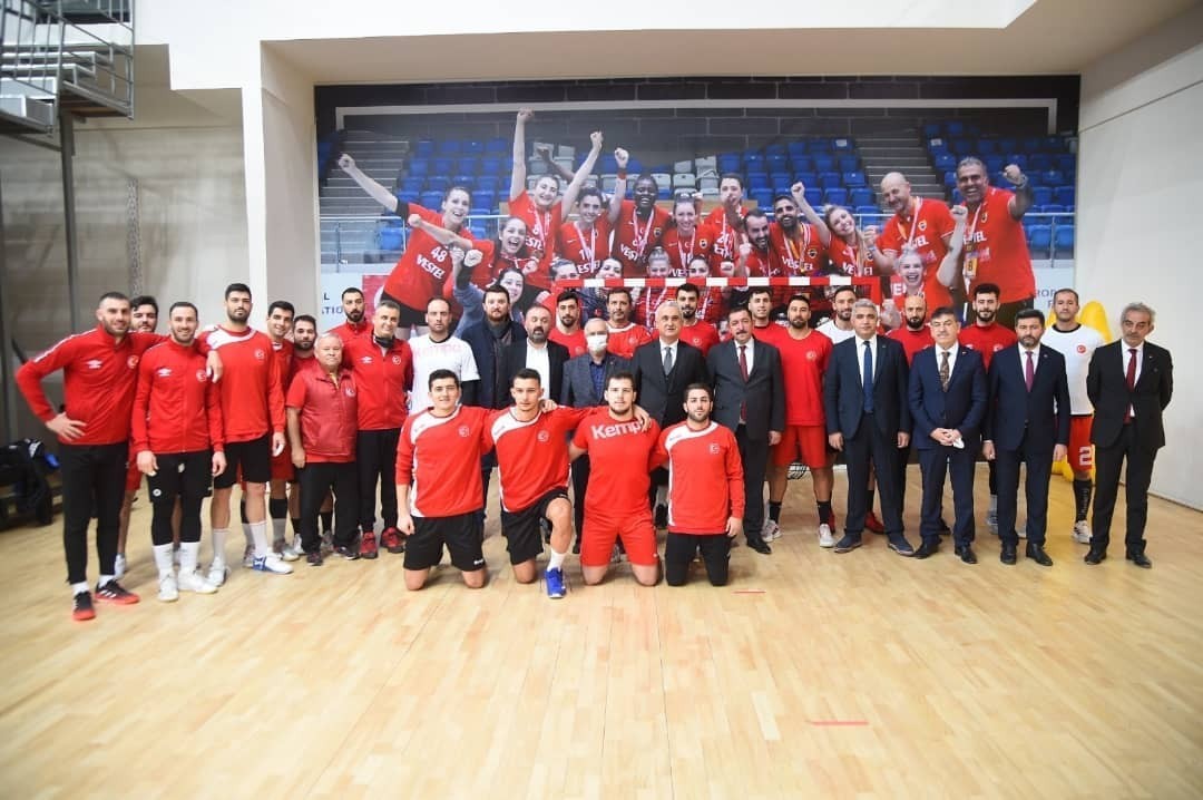 Başkan Vidinlioğlu’ndan A Milli Hentbol Takımına baklava ikramı #kastamonu