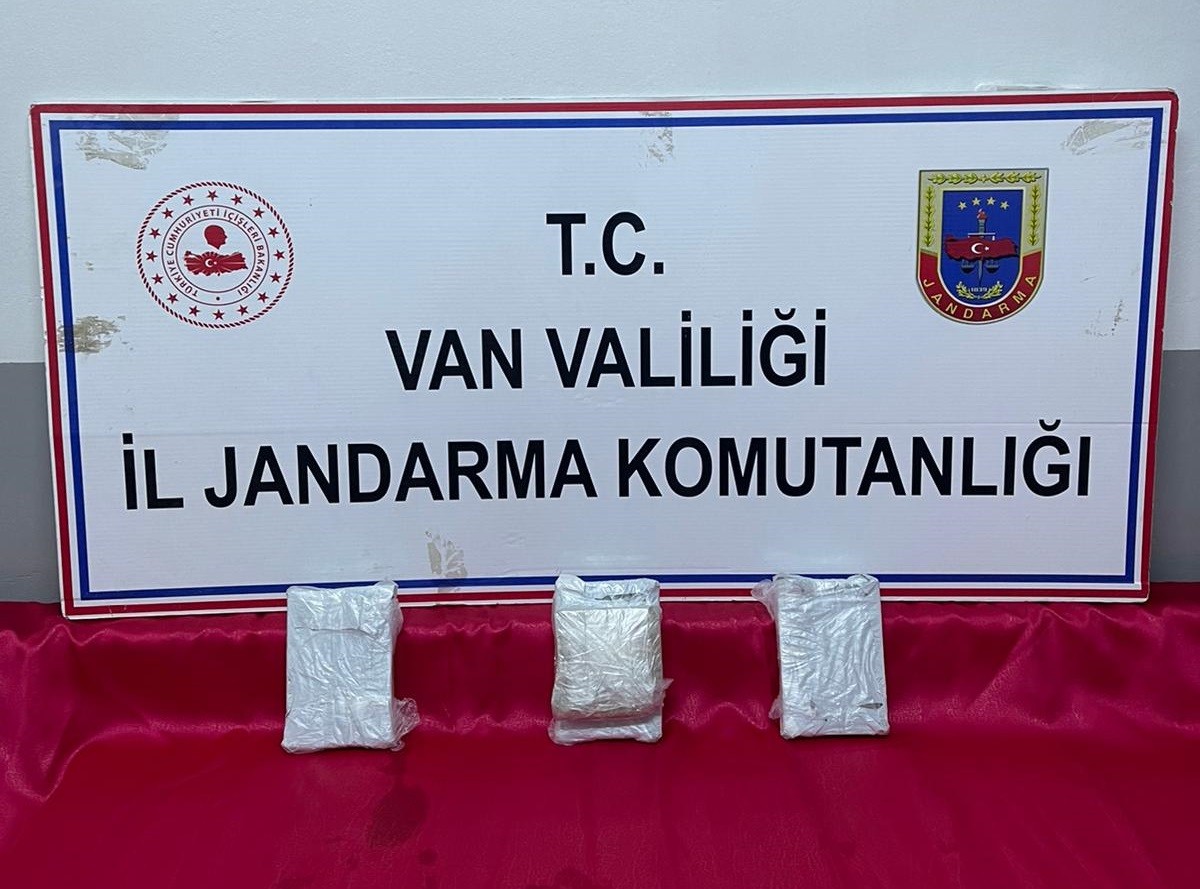 Van’da 2 kilo 100 gram eroin ele geçirildi