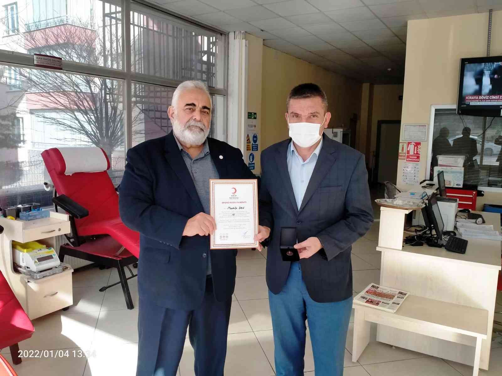 10 kez kan bağışlayan Mustafa Şen’e bronz madalya ve berat #kutahya