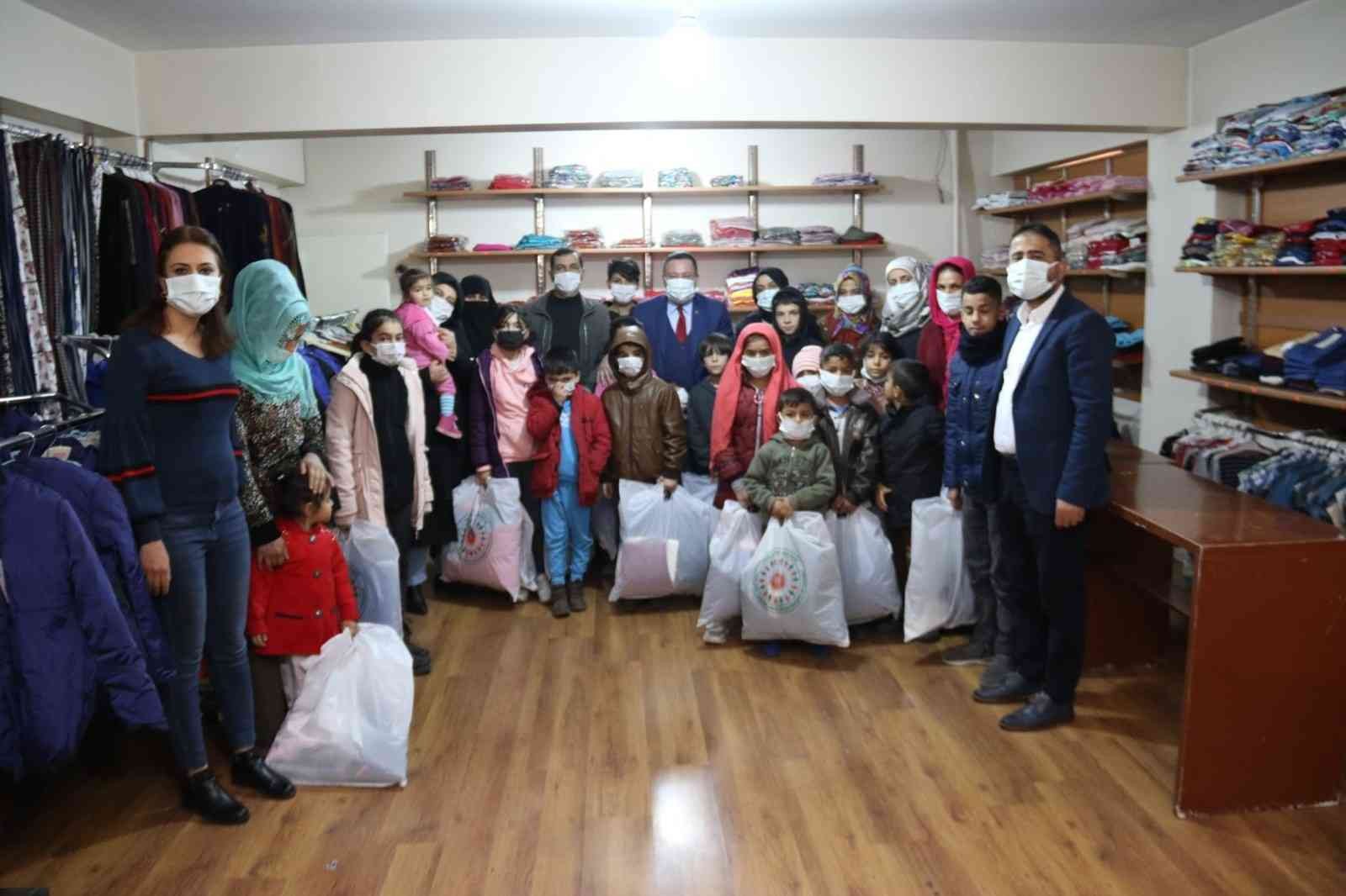 Bağlar Belediyesi 60 binden fazla ihtiyaç sahibini giydirdi #diyarbakir