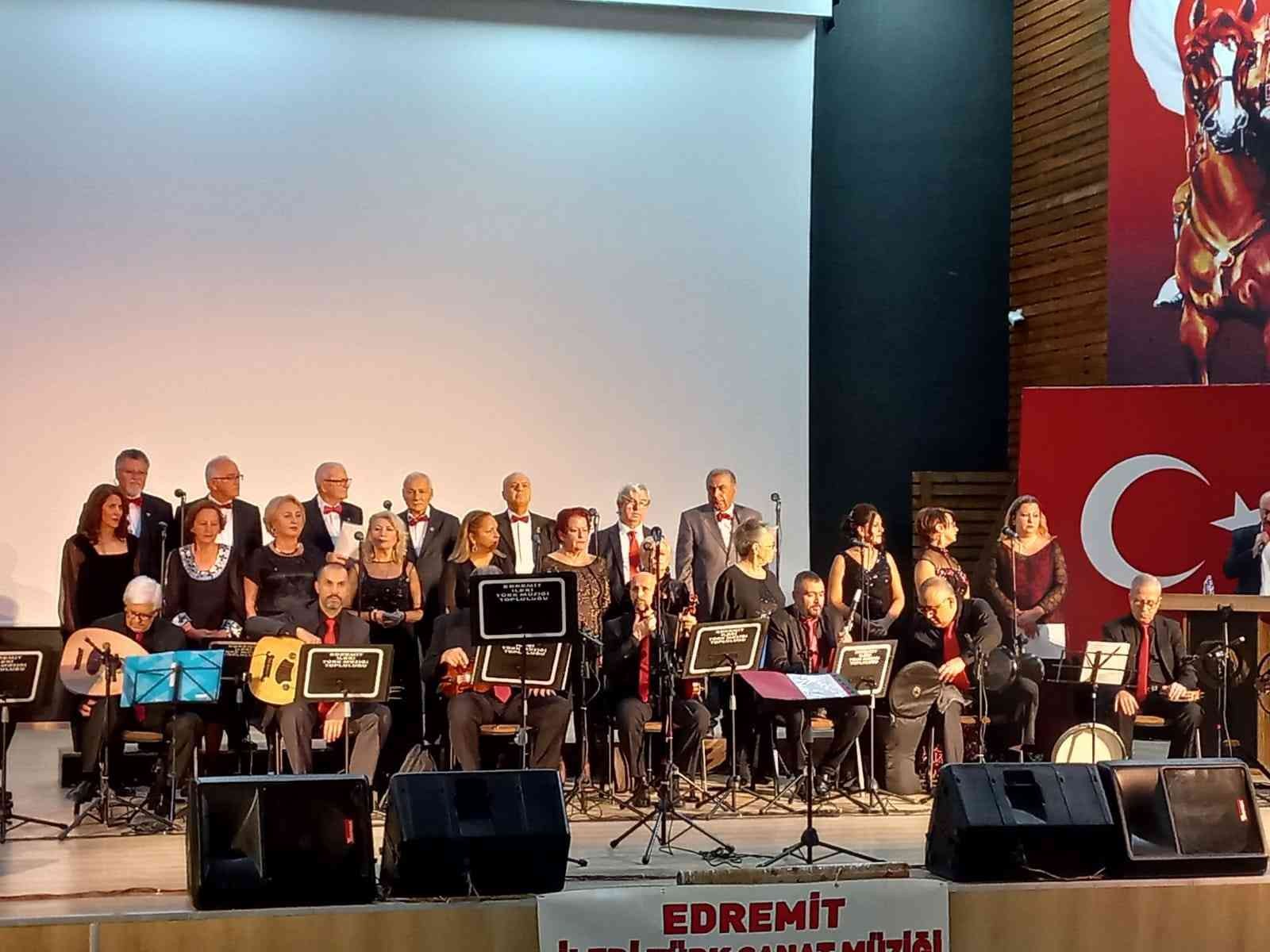 Edremit’te İleri Türk Sanat Müziği Korosu büyüledi #balikesir