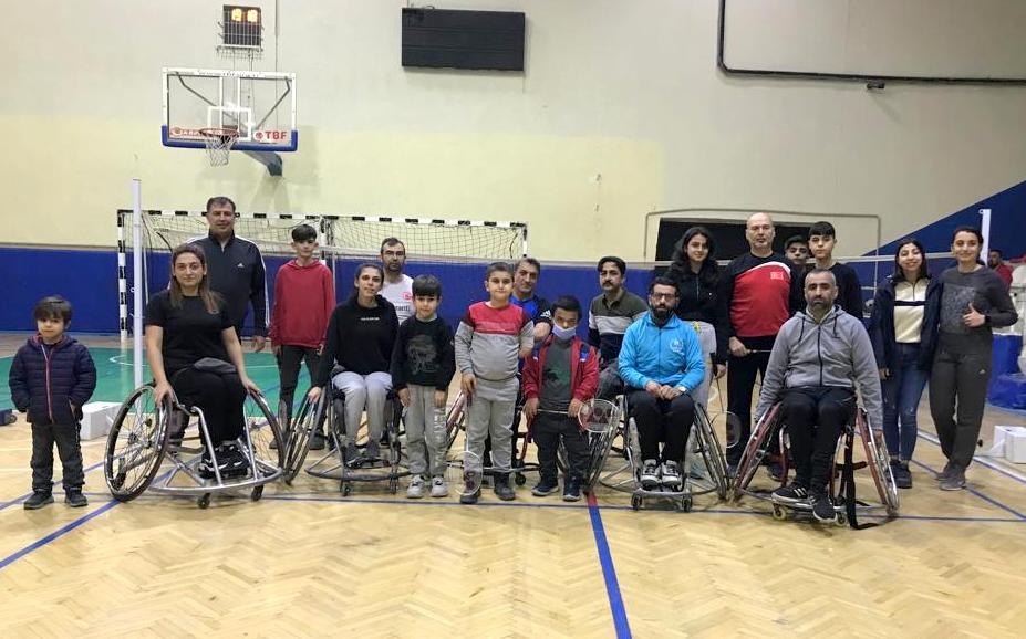 Osmaniye’de badminton turnuvası düzenlendi