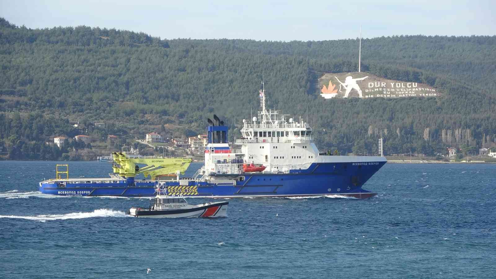 Rus askeri lojistik gemisi Çanakkale Boğazı’ndan geçti #canakkale