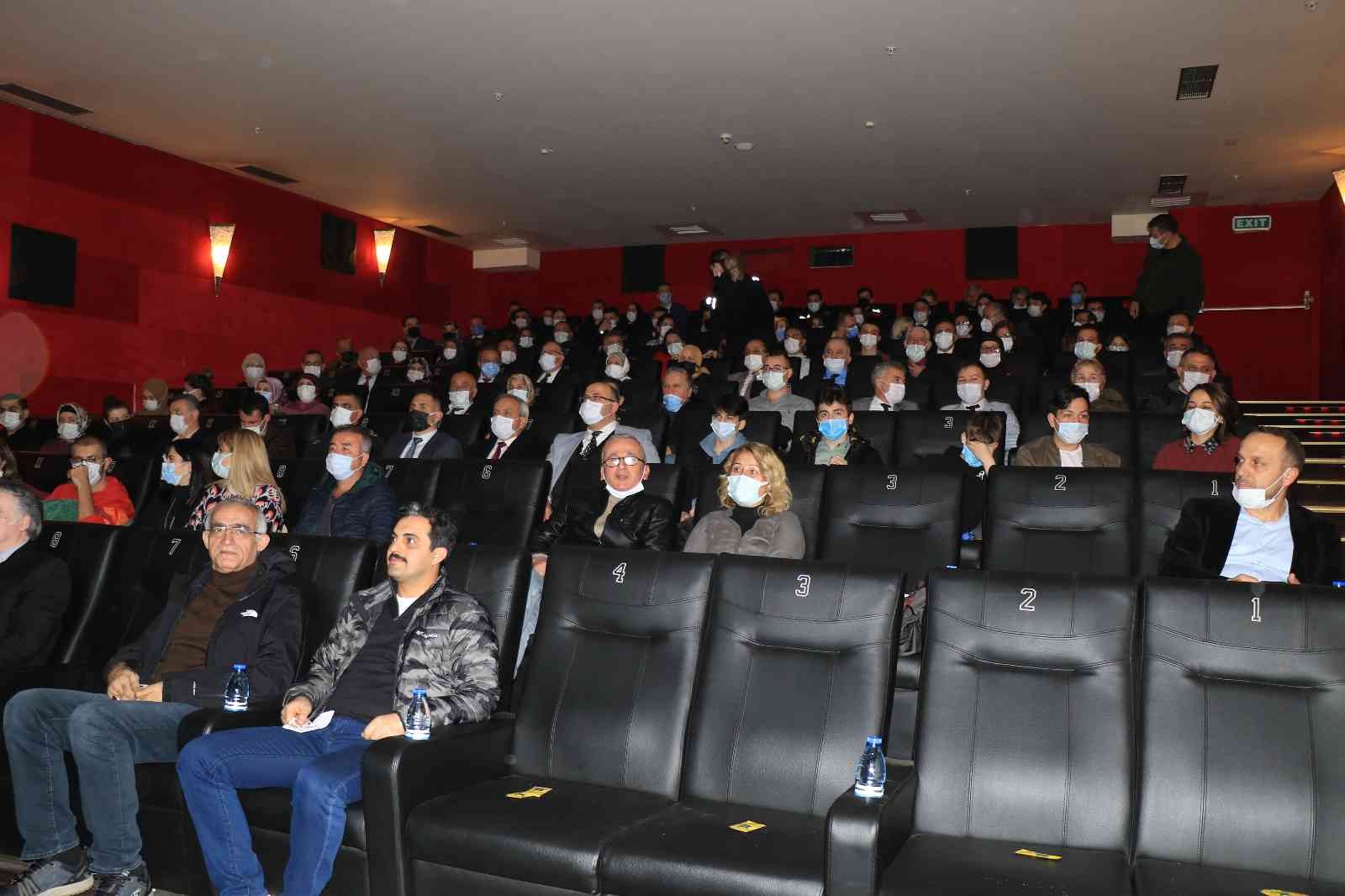 Zonguldak protokolü “Kesişme: İyi ki Varsın Eren” filmini izledi #zonguldak