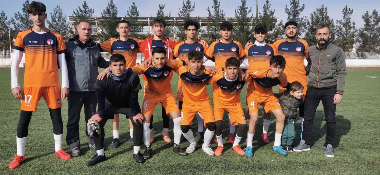 Diyarbakır’da okullararası futbol turnuvasının şampiyonu Talaytepe oldu #diyarbakir
